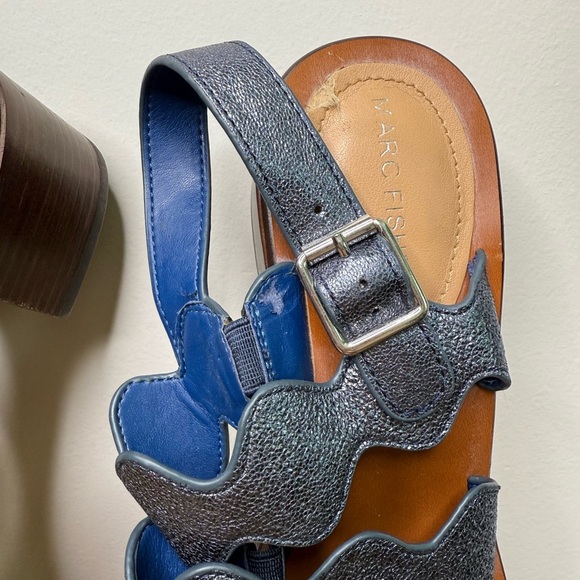 Marc Fisher Omalla Scallop Sandal - Picture 4 of 10